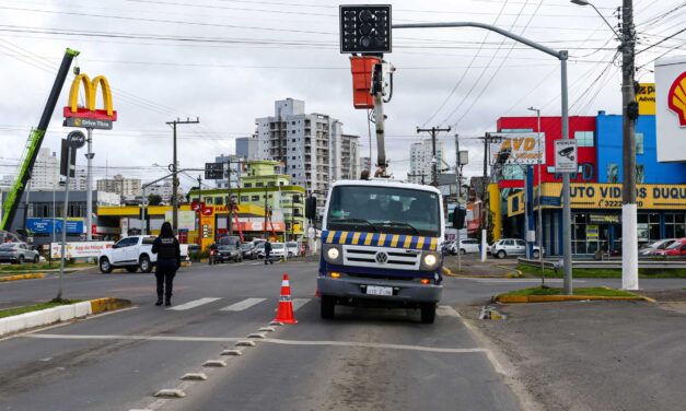 Prefeitura de Lages instala semáforo gradativo na Av. Duque de Caxias com a Carahá